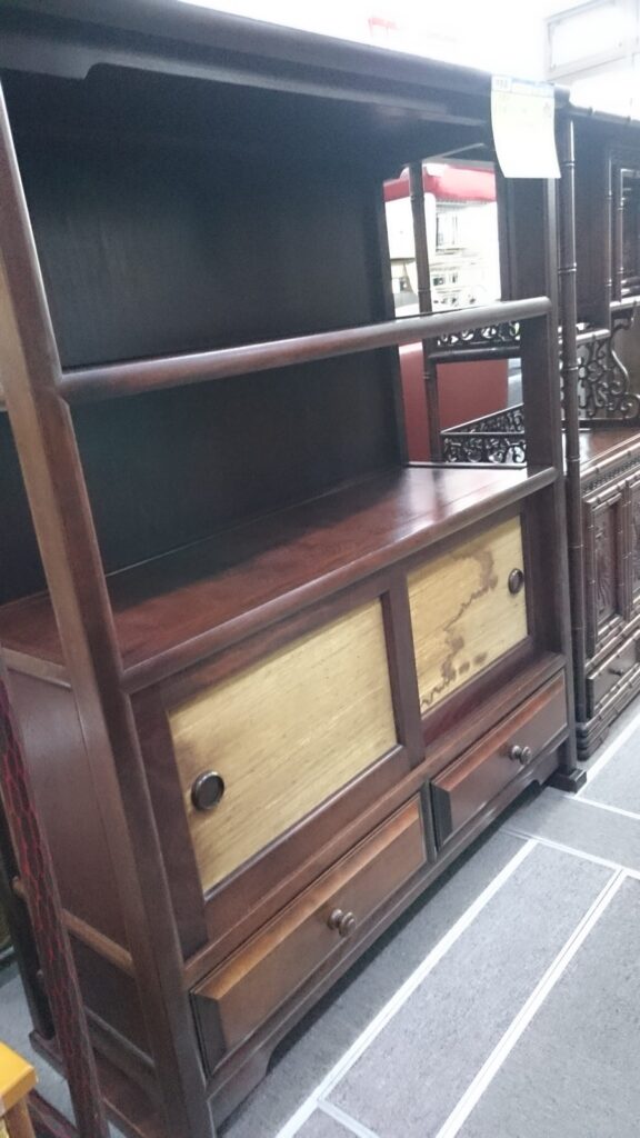 (入荷情報)民芸調飾り棚 八幡東店