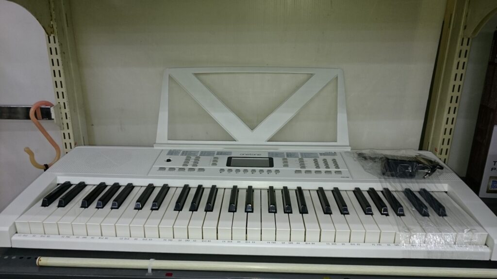 2024.05.11 onetone キーボード 2018年製 OTK-54N 白 お買取りしました。 高く買取るゾウ八幡東店