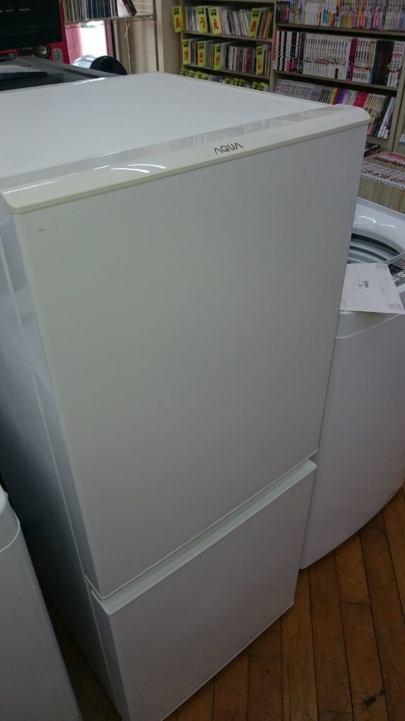 2024.05.19 アクア 2ドア冷蔵庫126L 2019年製 AQR-E13J お買取りしました。 高く買取るゾウ八幡東店